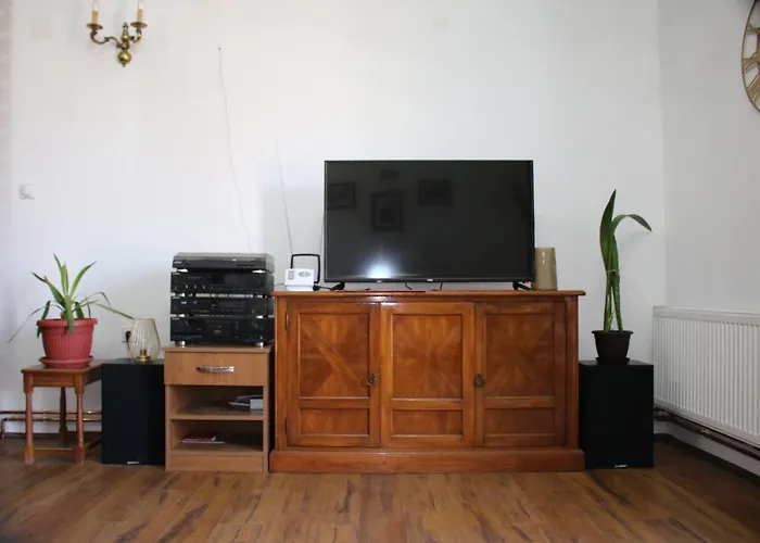 House Milovanovic فيلة *