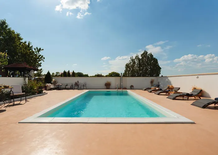 House Milovanovic فيلة *